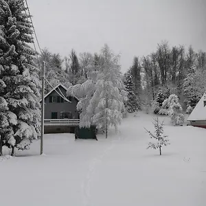 Vikendica Patagonia, Vrata