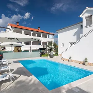 Apartment Lijan, Krk Town